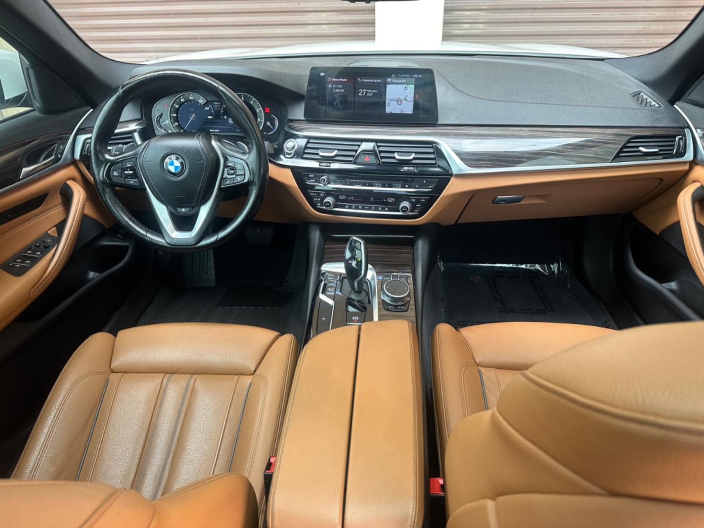 2018 WHITE /Black BMW 5-Series leather (WBAJA5C59JW) with an 2.0 Turbo engine, Automatic transmission, located at 30 S. Berkeley Avenue, Pasadena, CA, 91107, (626) 248-7567, 34.145447, -118.109398 - Low Miles!! Step into the world of luxury and innovation with our 2018 BMW 5-Series 530i, now available at our Buy Here Pay Here (BHPH) dealership in Pasadena, CA. Tailored for car enthusiasts in Altadena CA, Glendale CA, Los Angeles CA, and throughout LA County, this prestigious pre-owned BMW 530 - Photo#25